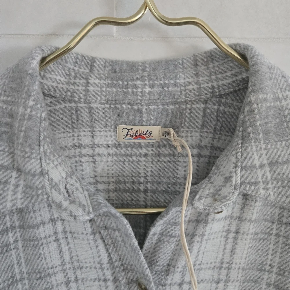 NEW Faherty Legend Sweater Shirt Button-Up Winter Clouds Plaid Gray Cream Med - Picture 4 of 13